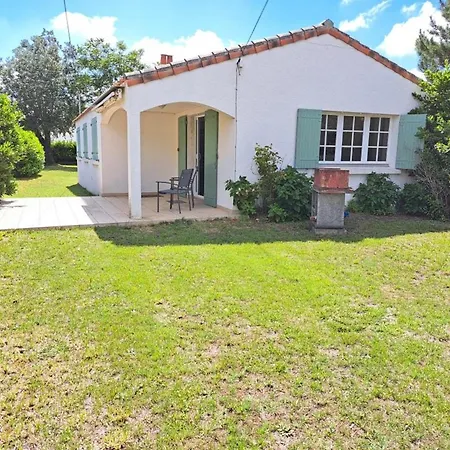 Holiday home Maison De Charme Avec Grand Jardin, Terrasse Et Wifi, Proche Et Commerces - Fr-1-323-551 Saint-Hilaire-de-Riez