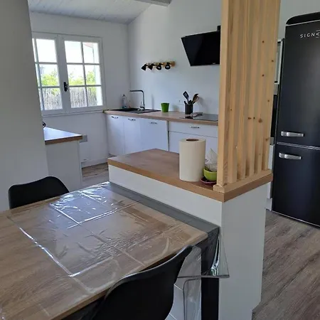 Hébergement de vacances Maison De Charme Avec Grand Jardin, Terrasse Et Wifi, Proche Et Commerces - Fr-1-323-551 Saint-Hilaire-de-Riez