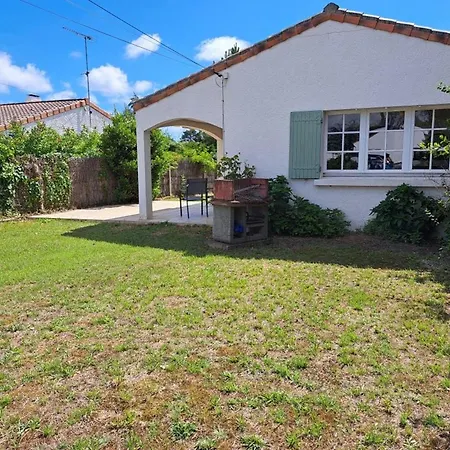 Maison De Charme Avec Grand Jardin, Terrasse Et Wifi, Proche Et Commerces - Fr-1-323-551 *